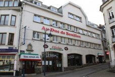 6830 BOUILLON : karaktervol hotel, 19 kamers met privé badkamer, stadcentrum.