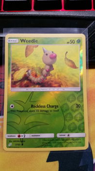 Weedle 3/181 (reverse) Team up - 1