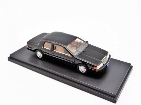 1:43 BoS Models 43270 1991 Ford Mercury Cougar LS black - 1