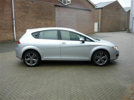 Seat Leon - 2.0 FSI Stylance NLauto 5 Deurs Airco Dealer ond - 1