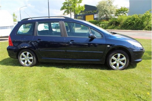 Peugeot 307 Break - 2.0-16V Premium Climate Cruise Trekhaak Parkeersensoren - 1