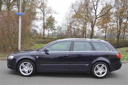 Audi A4 Avant - 2.5 TDI NAVIGATIE/CLIMA ZEER NETTE STAAT - 1