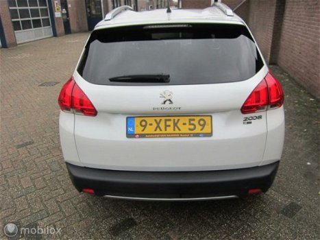 Peugeot 2008 - - 1.2 PureTech 82pk AUTOMAAT/NAV/PANO - 1