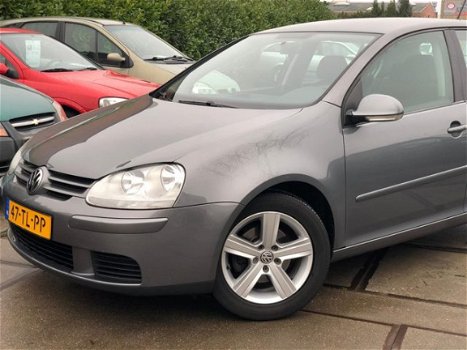 Volkswagen Golf - 1.6 FSI Trendl. Bns/Navi/Airco/ - 1