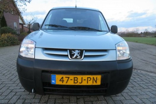 Peugeot Partner - 1.4i Benzine met Schuifdeur en Opties - 1