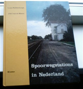 Spoorwegstations in Nederland(Paddenburgh&Meene). - 1