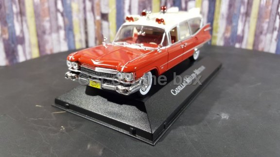 Cadillac Superior Miller Meteor Ambulance 1:43 Atlas - 2