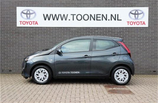 Toyota Aygo - 1.0 VVT-i x-play Airco-Parkeercamera - 1