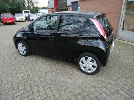 Toyota Aygo - 1.0 VVT-i x-play Navigatie 5 Drs - 1