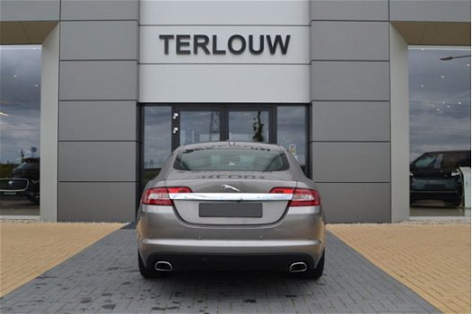 Jaguar XF - 2.7D V6 Premium Luxury --meeneemprijs - 1