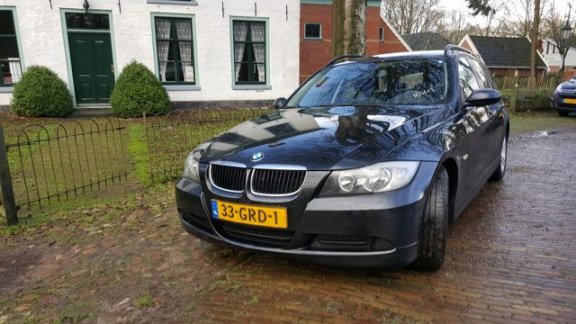 BMW 3-serie Touring - 318d Business Line compleet dealer onderhouden-groot navigatie-PDC-NAP-elektri - 1