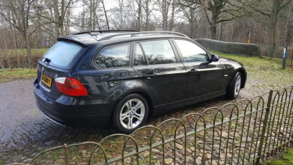 BMW 3-serie Touring - 318d Business Line compleet dealer onderhouden-groot navigatie-PDC-NAP-elektri - 1