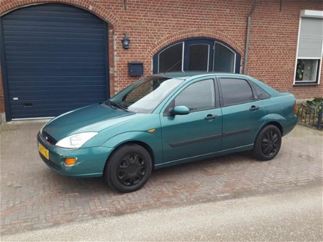 Ford Focus - 1.8-16V Ghia - 1