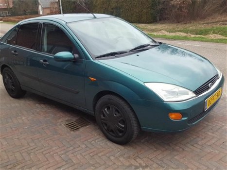 Ford Focus - 1.8-16V Ghia - 1