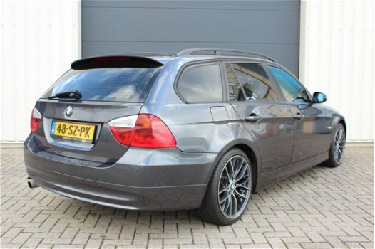 BMW 3-serie Touring - 320i High Executive/Lm-Velgen/Airco Clima/Leer - 1