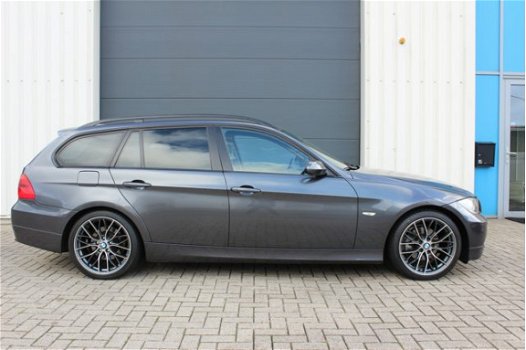 BMW 3-serie Touring - 320i High Executive/Lm-Velgen/Airco Clima/Leer - 1