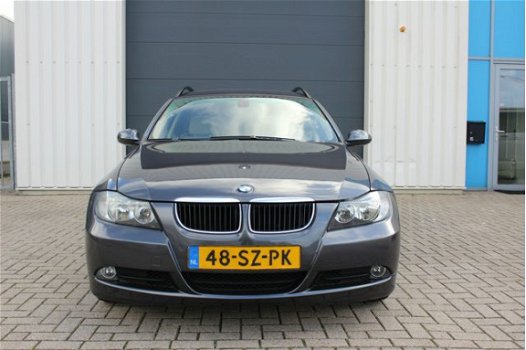 BMW 3-serie Touring - 320i High Executive/Lm-Velgen/Airco Clima/Leer - 1