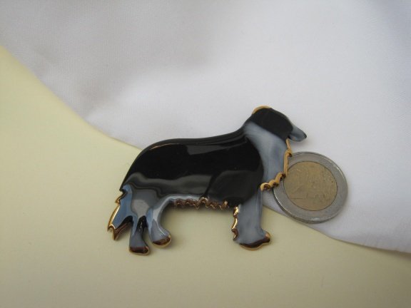 Broche porseleinen hond (collie) zwart grijs en verguld randje 6.8x4.9 cm - Afbeelding 2