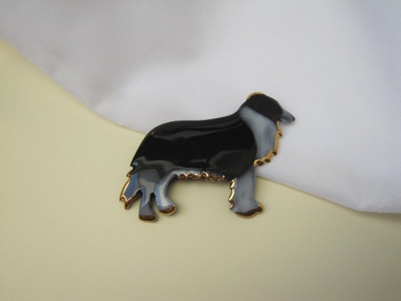 Broche porseleinen hond (collie) zwart grijs en verguld randje 6.8x4.9 cm - Afbeelding 4