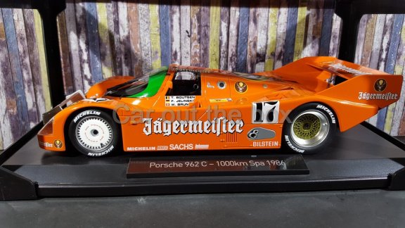 Porsche 962C NO 17 JAGERMEISTER 1:18 Norev - 2