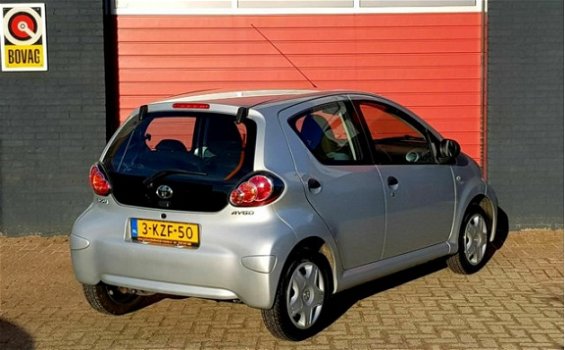 Toyota Aygo - 1.0 VVT-i Now - 1