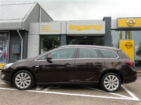 Opel Astra Sports Tourer - 1.4 Turbo 120pk Cosmo + Navigatie + Trekhaak + 17'' LMV - 1