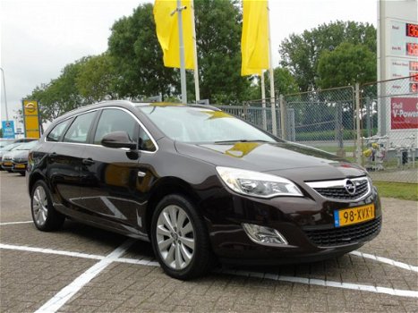 Opel Astra Sports Tourer - 1.4 Turbo 120pk Cosmo + Navigatie + Trekhaak + 17'' LMV - 1