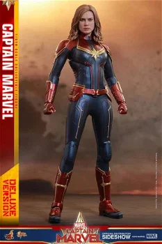 Hot Toys Captain Marvel Action Figure Deluxe MMS522 - 4