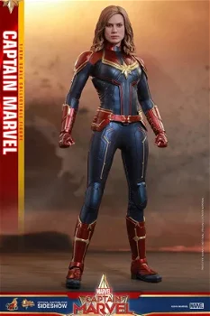 Hot Toys Captain Marvel Action Figure MMS521 - 3