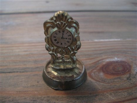 Voor in het poppenhuis: Oud koperen klokje jaren '50... - 1