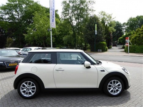 Mini Mini Cooper - 1.5 Chili Business Navi/Panorama/Sportstoel en/LED - 1