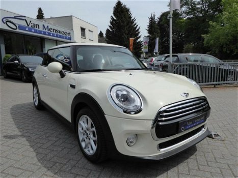 Mini Mini Cooper - 1.5 Chili Business Navi/Panorama/Sportstoel en/LED - 1