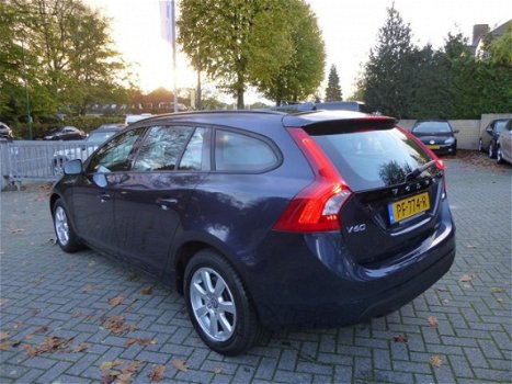 Volvo V60 - 1.6 D2 Kinetic Navi/Cruise/Bluetooth/Parkeersensor - 1