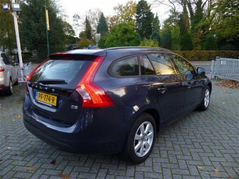 Volvo V60 - 1.6 D2 Kinetic Navi/Cruise/Bluetooth/Parkeersensor - 1