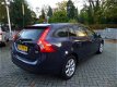 Volvo V60 - 1.6 D2 Kinetic Navi/Cruise/Bluetooth/Parkeersensor - 1 - Thumbnail