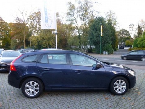 Volvo V60 - 1.6 D2 Kinetic Navi/Cruise/Bluetooth/Parkeersensor - 1