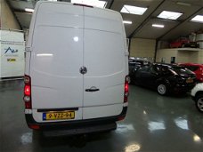 Volkswagen Crafter - 50 2.0 TDI L2H2 airco / trekhaak / pdc / navi