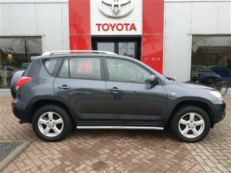 Toyota RAV4 - 2.0 16V VVT-I Executive - 1