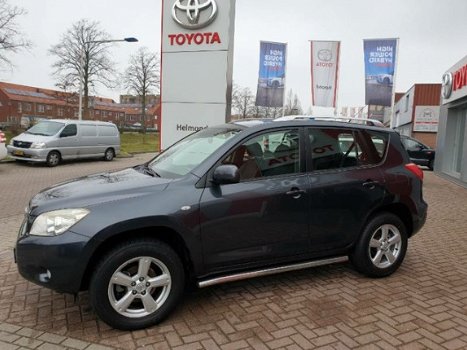 Toyota RAV4 - 2.0 16V VVT-I Executive - 1