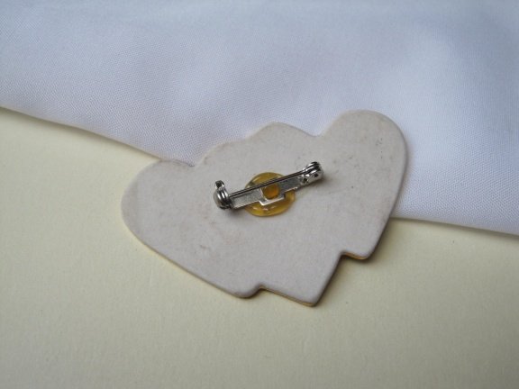 Broche keramiek porseleinen drie x hart 5.5x3.5 cm - Afbeelding 4