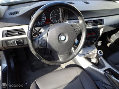 BMW 3-serie - E90 320i Executive - 1