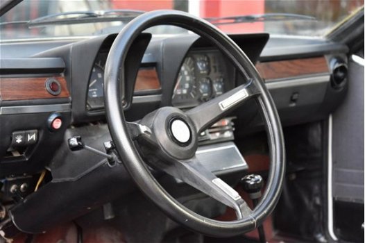 Alfa Romeo Alfetta - 2.0 GT Veloce - 1