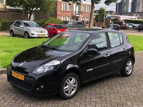 Renault Clio - 1.5 dCi Collection 2011 5-deurs Airco NAP Aux Zuinig - 1