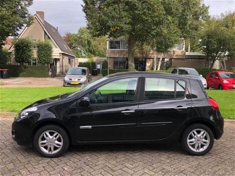 Renault Clio - 1.5 dCi Collection 2011 5-deurs Airco NAP Aux Zuinig - 1