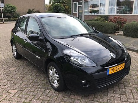 Renault Clio - 1.5 dCi Collection 2011 5-deurs Airco NAP Aux Zuinig - 1