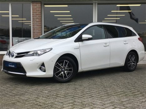 Toyota Auris Touring Sports - 1.8 Hybrid Lease Plus | Xenon | Navi | Panorama dak | Parkeersensoren - 1