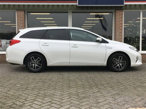 Toyota Auris Touring Sports - 1.8 Hybrid Lease Plus | Xenon | Navi | Panorama dak | Parkeersensoren - 1