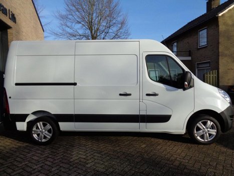 Renault Master - T33 2.3 dCi L2H2 navi airco cruise pdc lm velg - 1