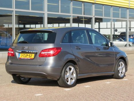 Mercedes-Benz B-klasse - 180 AMBITION / NAVI / LEDER / LED / XENON / RIJKLAARPRIJS INCL. BOVAG GARAN - 1