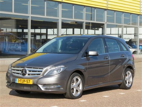 Mercedes-Benz B-klasse - 180 AMBITION / NAVI / LEDER / LED / XENON / RIJKLAARPRIJS INCL. BOVAG GARAN - 1